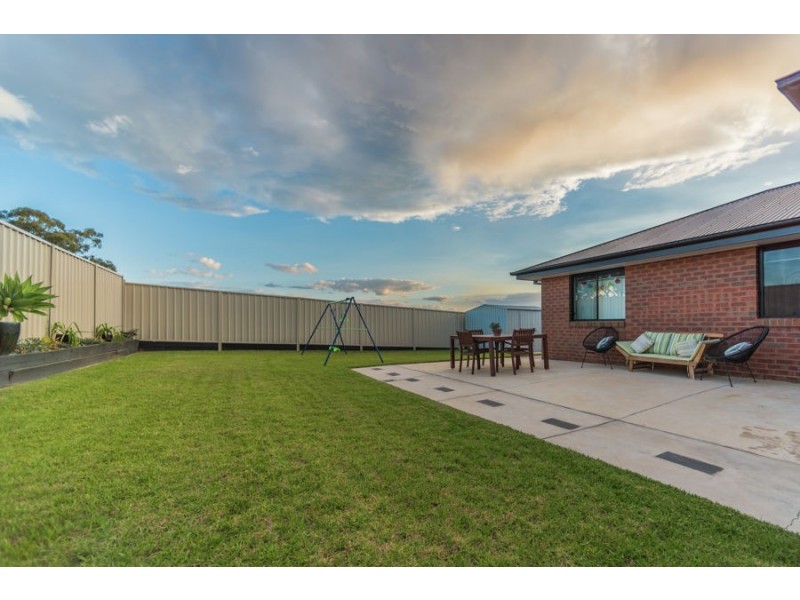 1 Barmedman Avenue, Gobbagombalin NSW 2650