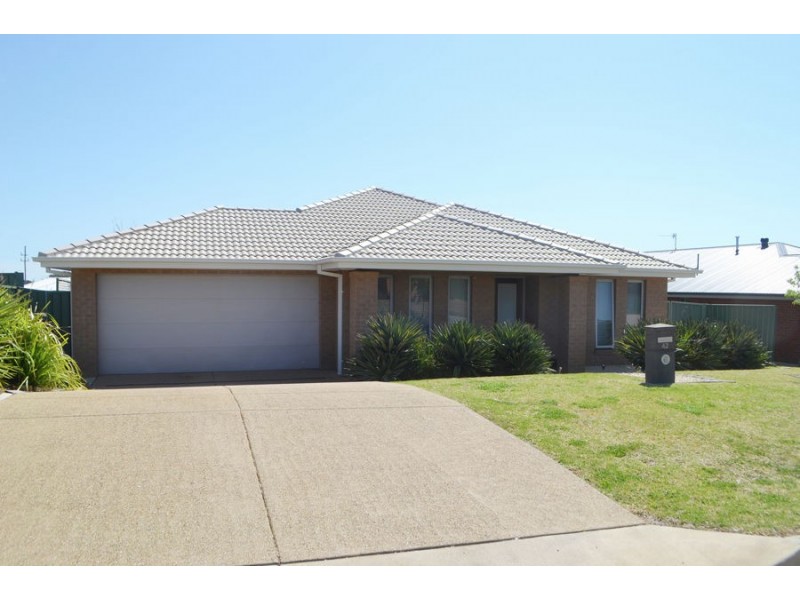 42 Melaleuca Drive, Forest Hill NSW 2651