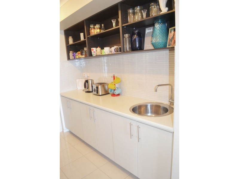 42 Melaleuca Drive, Forest Hill NSW 2651