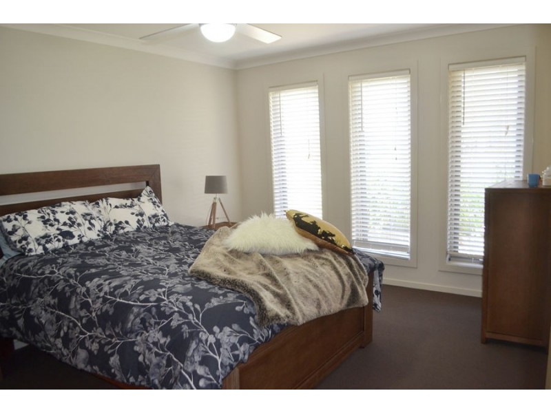 42 Melaleuca Drive, Forest Hill NSW 2651