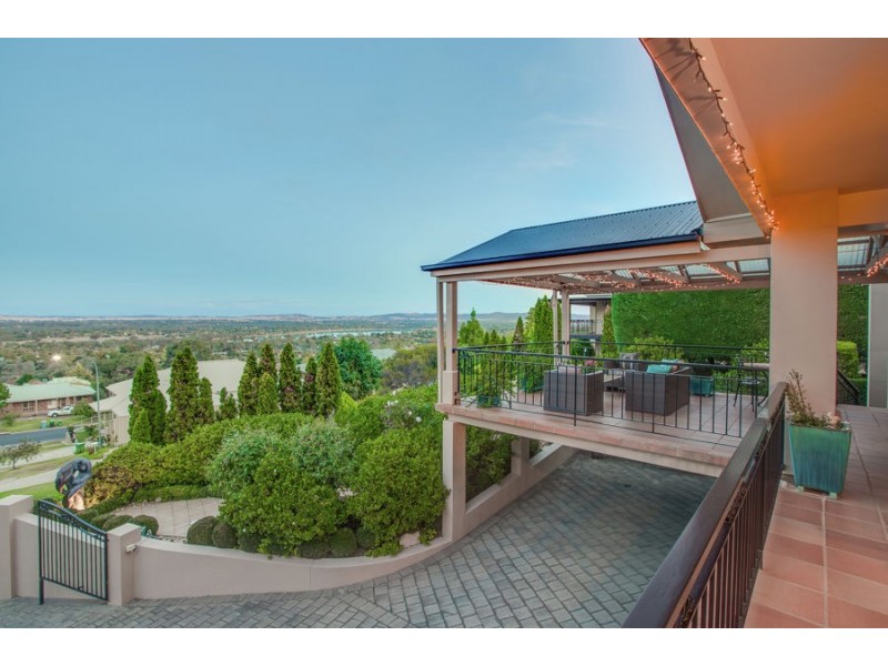 4 Gordon Close, Kooringal NSW 2650