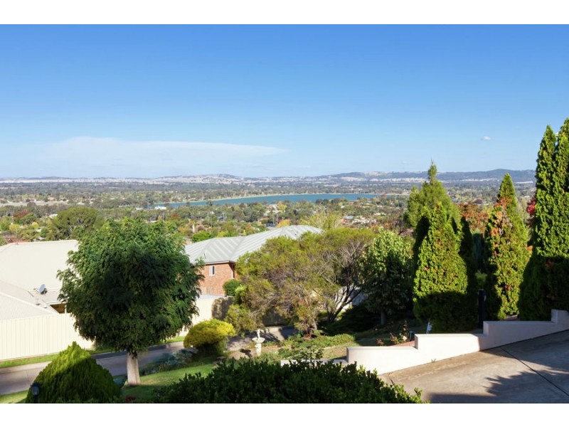 4 Gordon Close, Kooringal NSW 2650