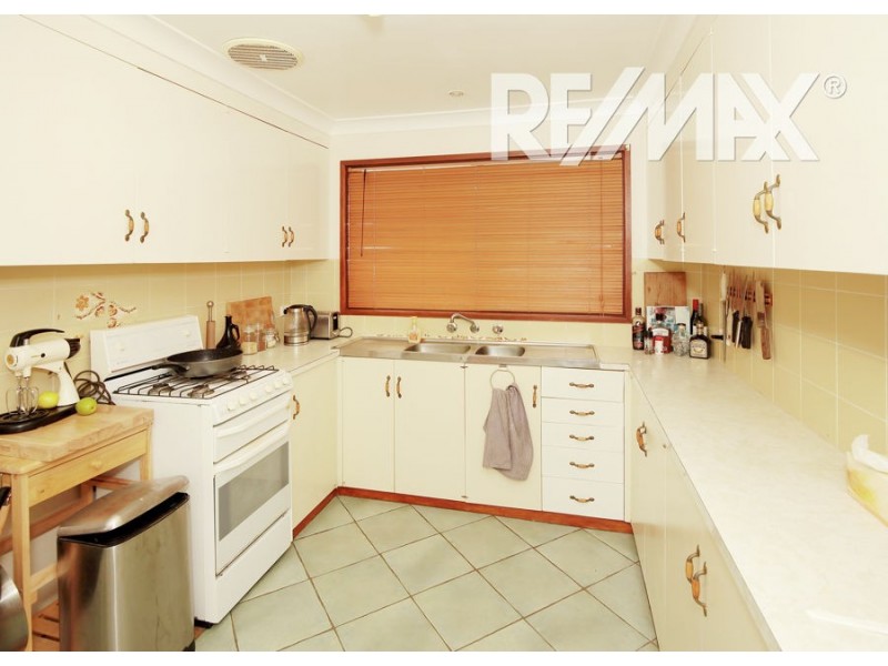 6 Truman Avenue, Mount Austin NSW 2650