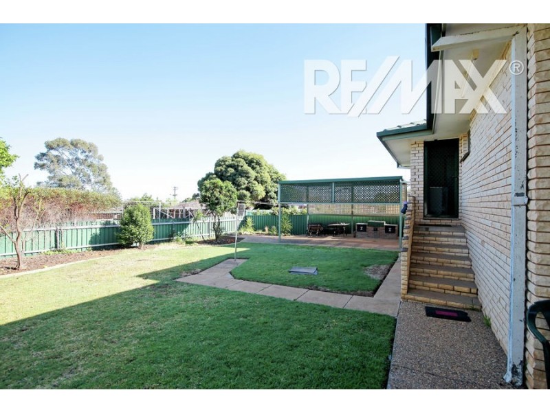 6 Truman Avenue, Mount Austin NSW 2650