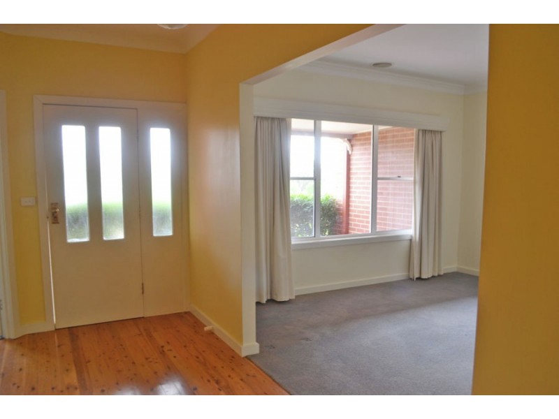 6 Lyndoch Place, Bourkelands NSW 2650