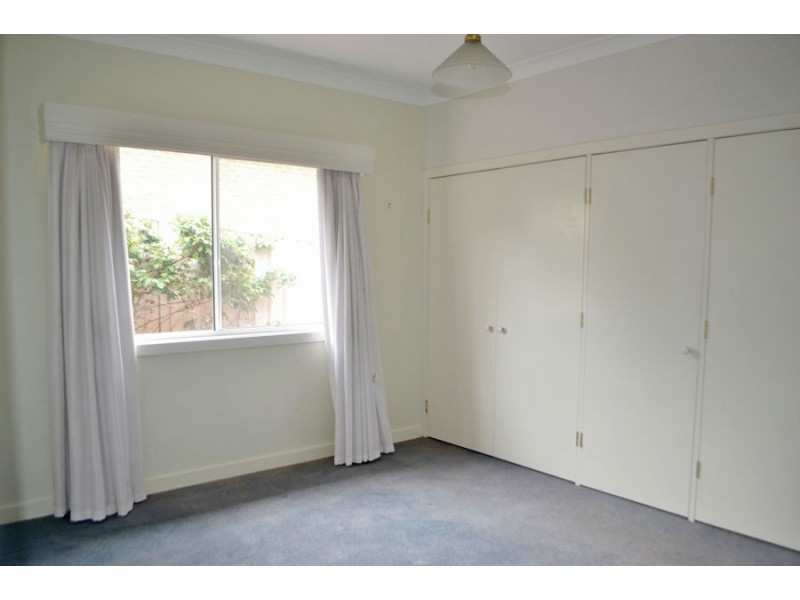 6 Lyndoch Place, Bourkelands NSW 2650