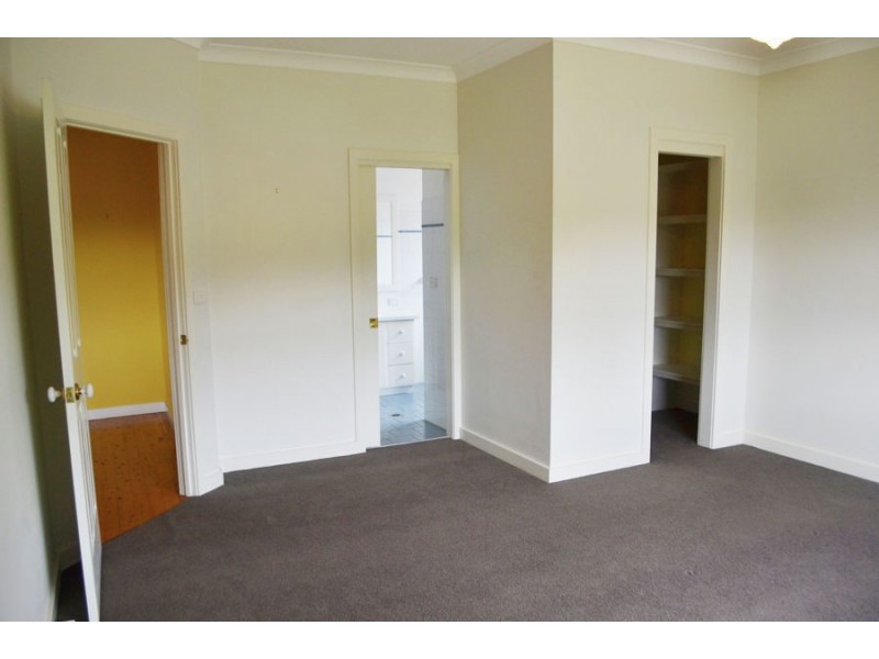 6 Lyndoch Place, Bourkelands NSW 2650