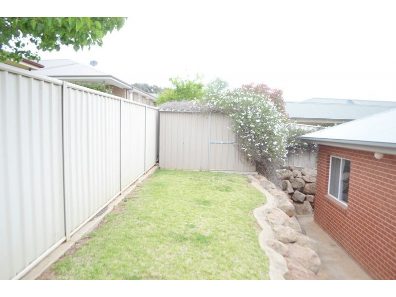 6 Lyndoch Place, Bourkelands NSW 2650