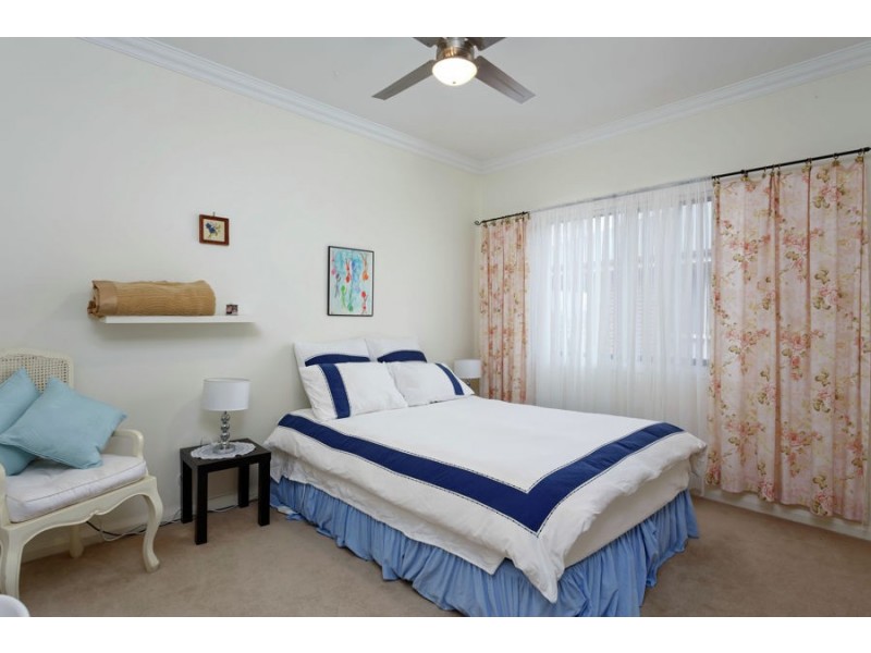 8 Headley Place, Kooringal NSW 2650