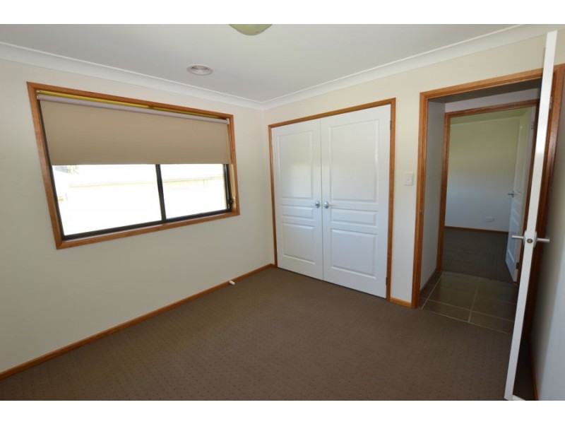 10 Pinnacle Place, Estella NSW 2650