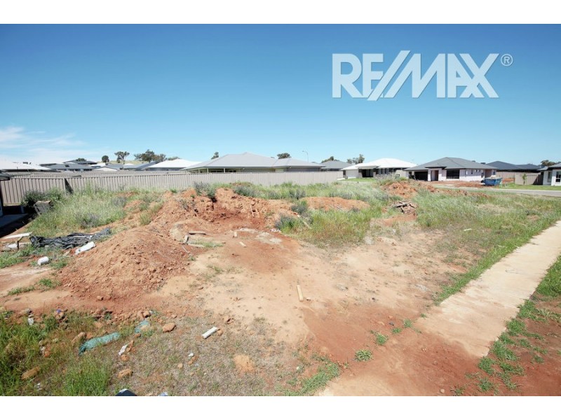 5 Opperman Street, Boorooma NSW 2650