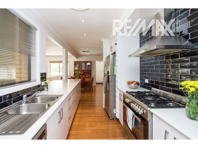 73 Balmoral Crescent, Lake Albert NSW 2650