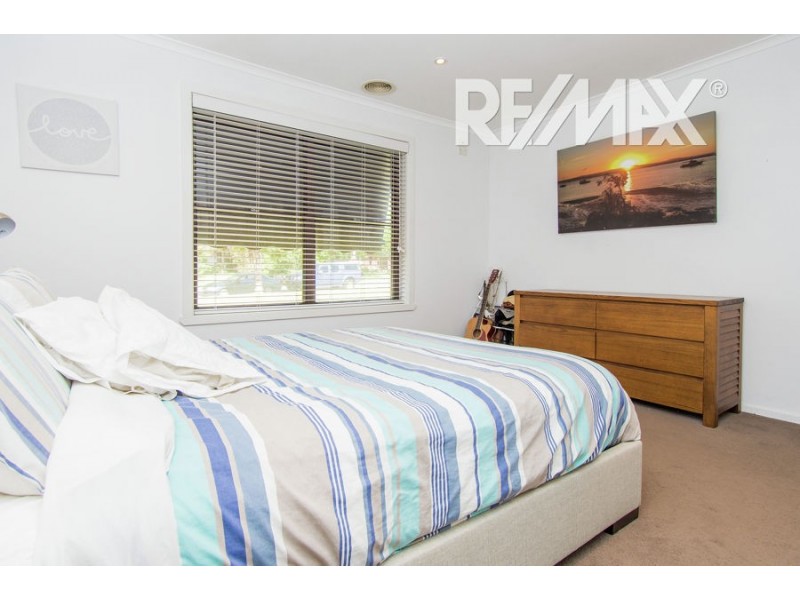 73 Balmoral Crescent, Lake Albert NSW 2650