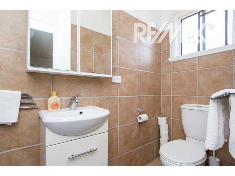 73 Balmoral Crescent, Lake Albert NSW 2650