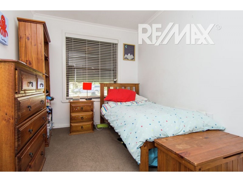 73 Balmoral Crescent, Lake Albert NSW 2650