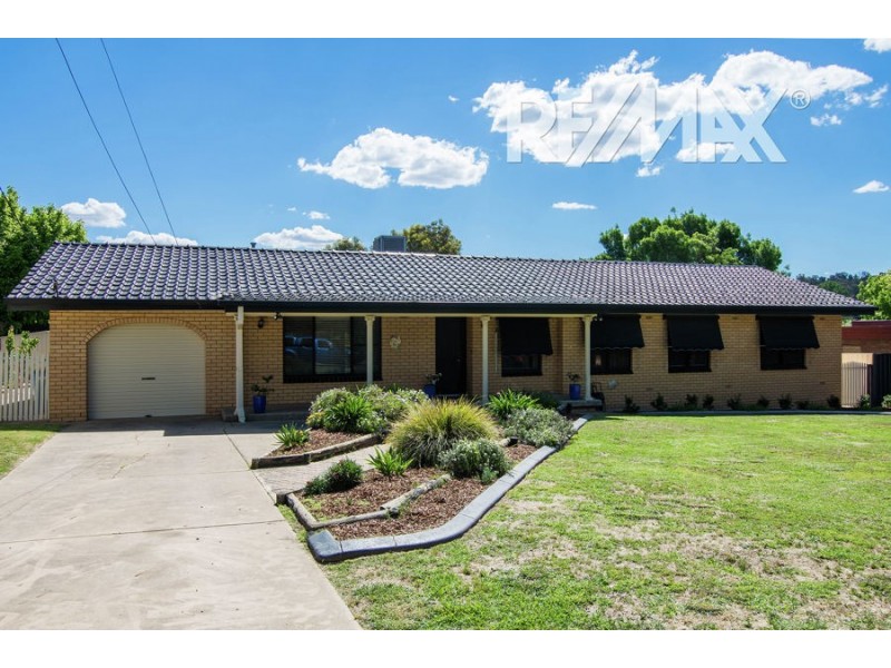 73 Balmoral Crescent, Lake Albert NSW 2650