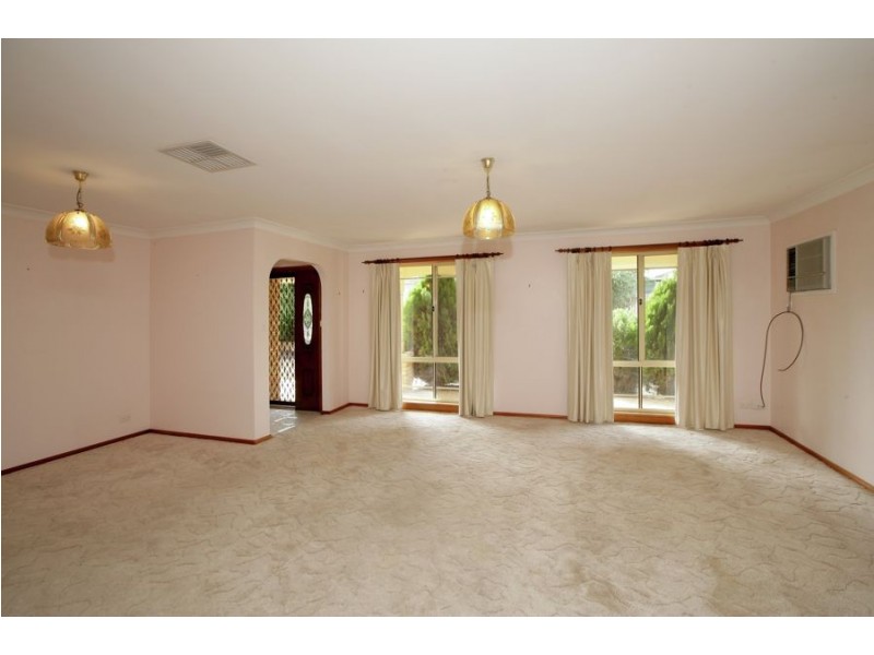 2/2 Plumpton Road, Kooringal NSW 2650