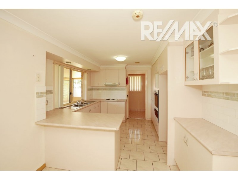 17 Kirrang Avenue, Glenfield Park NSW 2650