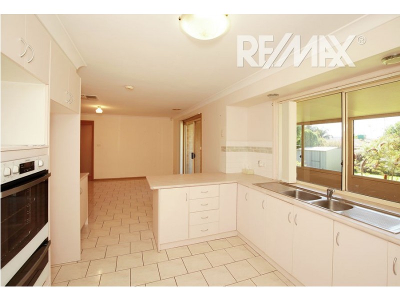 17 Kirrang Avenue, Glenfield Park NSW 2650