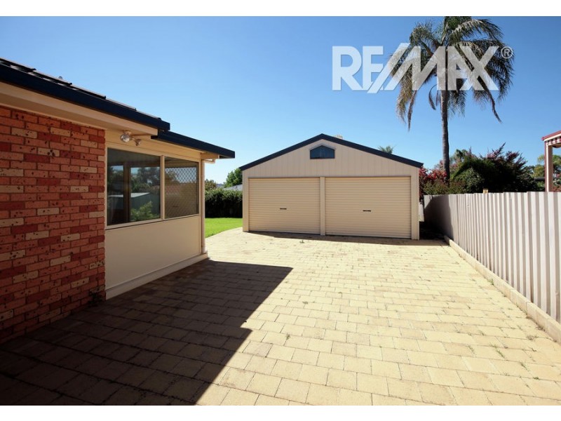 17 Kirrang Avenue, Glenfield Park NSW 2650