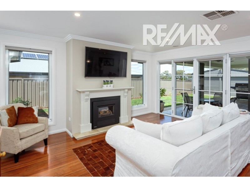 23 Mullagh Crescent, Boorooma NSW 2650