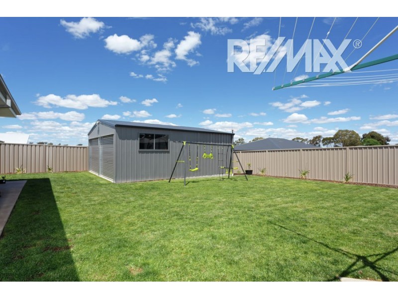 23 Mullagh Crescent, Boorooma NSW 2650