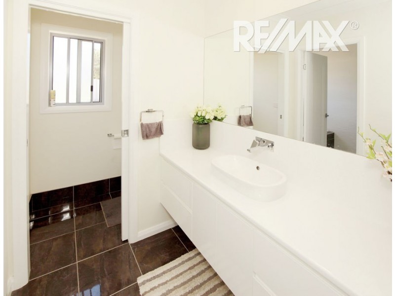 5 Kyalla Place, Bourkelands NSW 2650