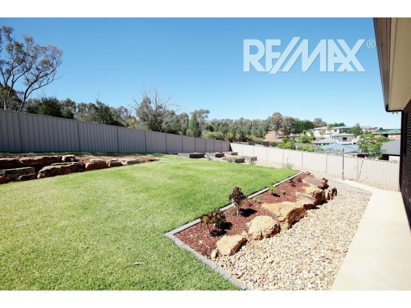 5 Kyalla Place, Bourkelands NSW 2650