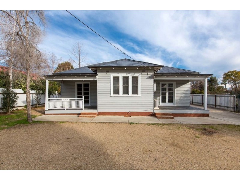 106 Urana Street, Turvey Park NSW 2650