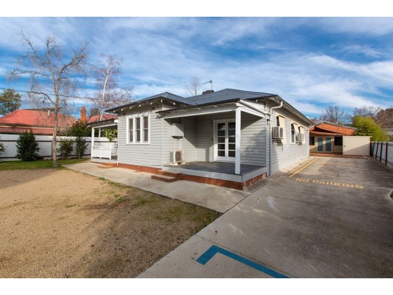 106 Urana Street, Turvey Park NSW 2650