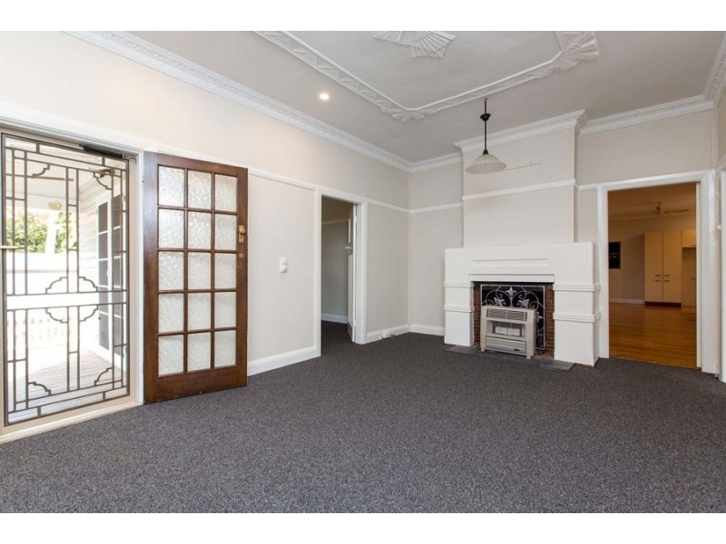 106 Urana Street, Turvey Park NSW 2650