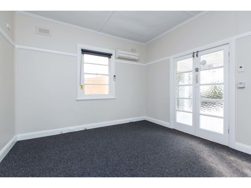 106 Urana Street, Turvey Park NSW 2650