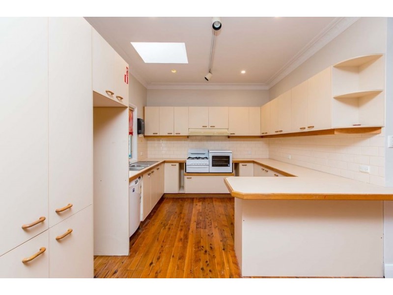 106 Urana Street, Turvey Park NSW 2650