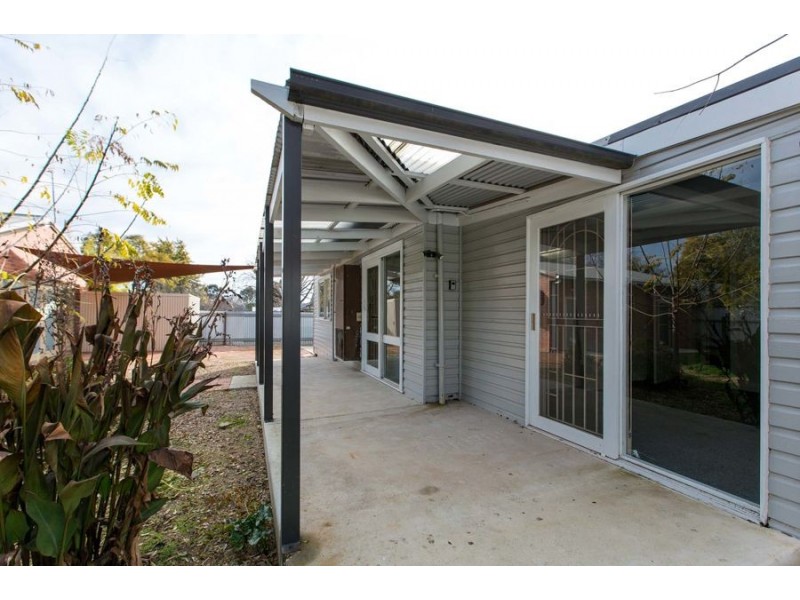 106 Urana Street, Turvey Park NSW 2650