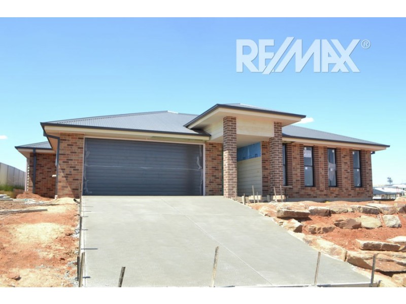 4 Ellerslie Street, Gobbagombalin NSW 2650