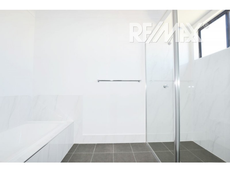 4 Ellerslie Street, Gobbagombalin NSW 2650