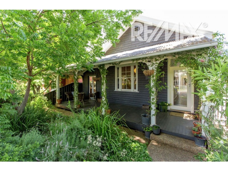 18 Albert Street, Wagga Wagga NSW 2650