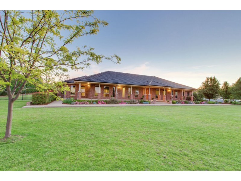 5 Veronica Place, Lake Albert NSW 2650