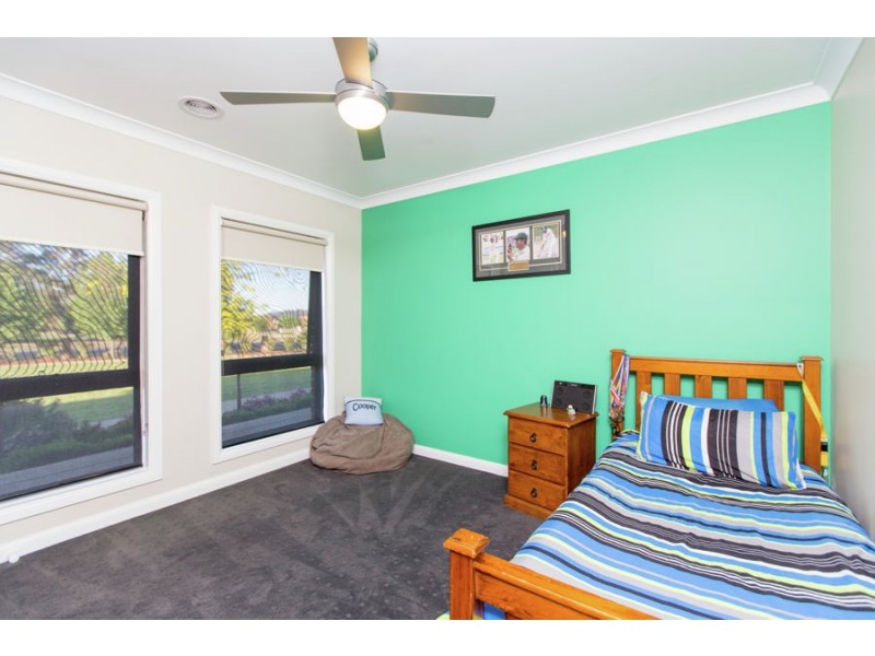 5 Veronica Place, Lake Albert NSW 2650