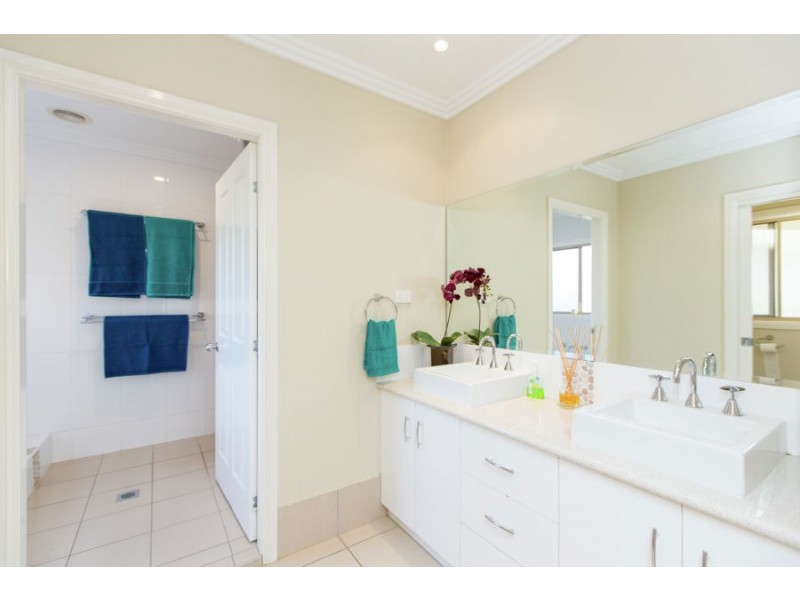 5 Veronica Place, Lake Albert NSW 2650