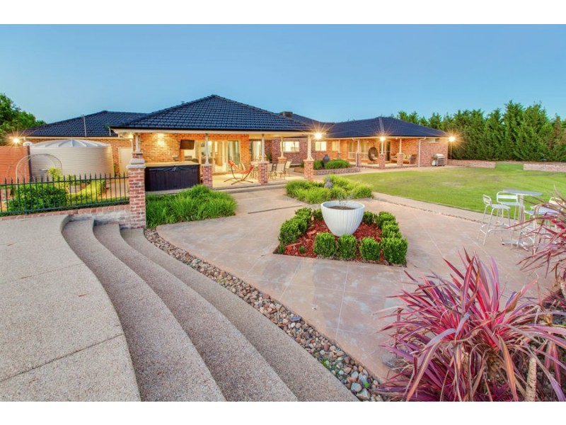 5 Veronica Place, Lake Albert NSW 2650