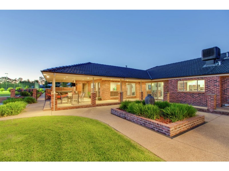 5 Veronica Place, Lake Albert NSW 2650