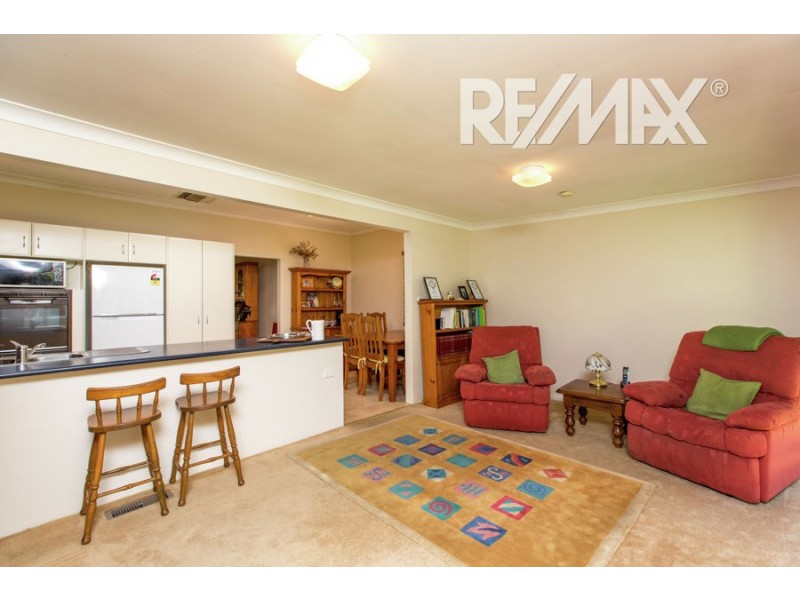 85 Tichborne Crescent, Kooringal NSW 2650