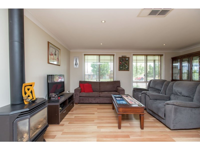 1 Harrier Street, Estella NSW 2650