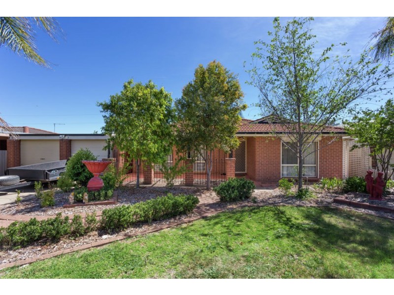 23 Bamarook Crecsent, Glenfield Park NSW 2650