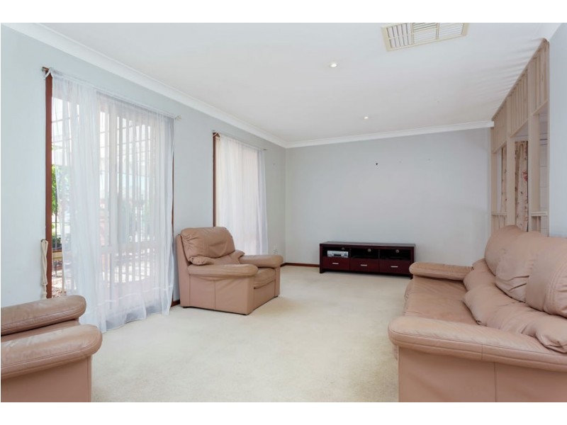 23 Bamarook Crecsent, Glenfield Park NSW 2650