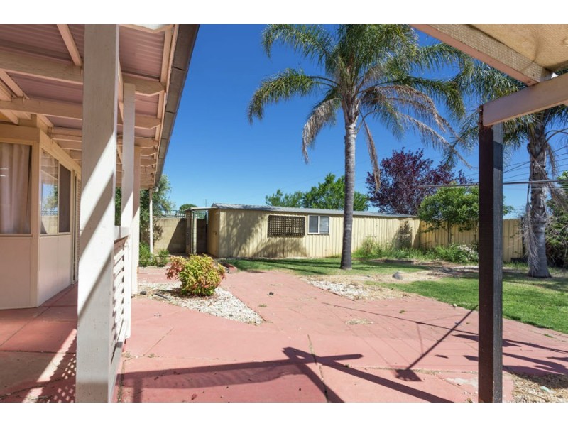 23 Bamarook Crecsent, Glenfield Park NSW 2650