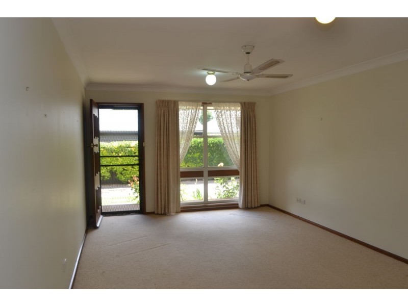 4/36 Collins Street, Turvey Park NSW 2650
