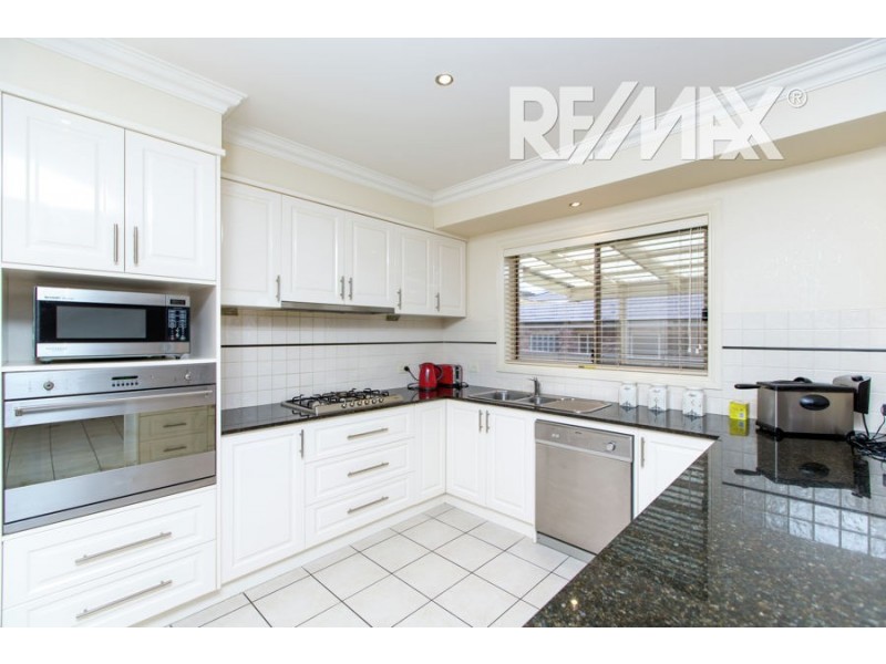 9 Bogong Crescent, Tatton NSW 2650