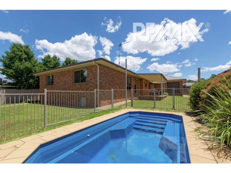 9 Bogong Crescent, Tatton NSW 2650